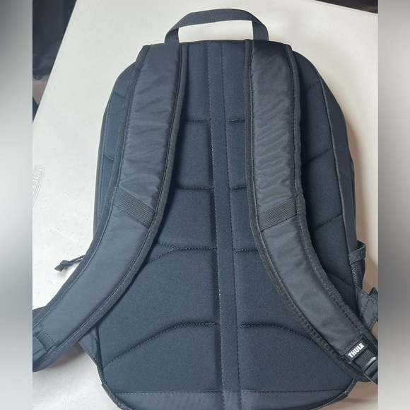 NWT THULE Achiever 15” Laptop 24L Backpack Bag Men Unisex - Picture 10 of 12